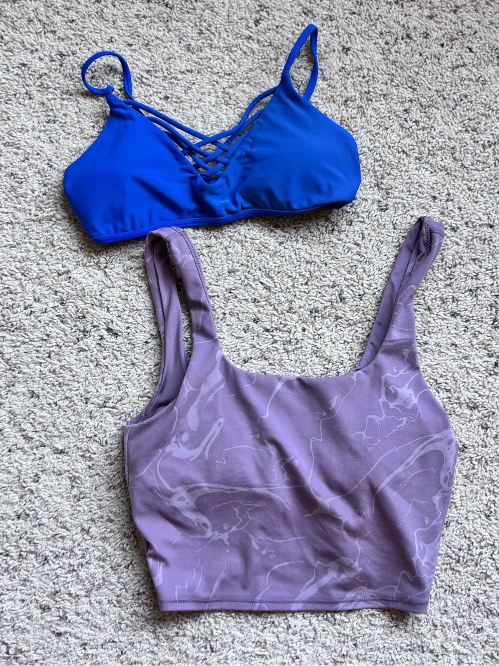 Hollister Blue Crisscross Sports Bra & Lavender All in Motion Cropped Tank S